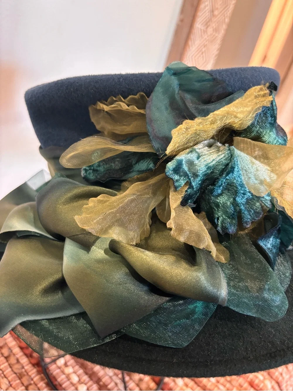 Louise Green Designer Wool Felt Wide Brim Floral Church Derby Hat Blue Green USA